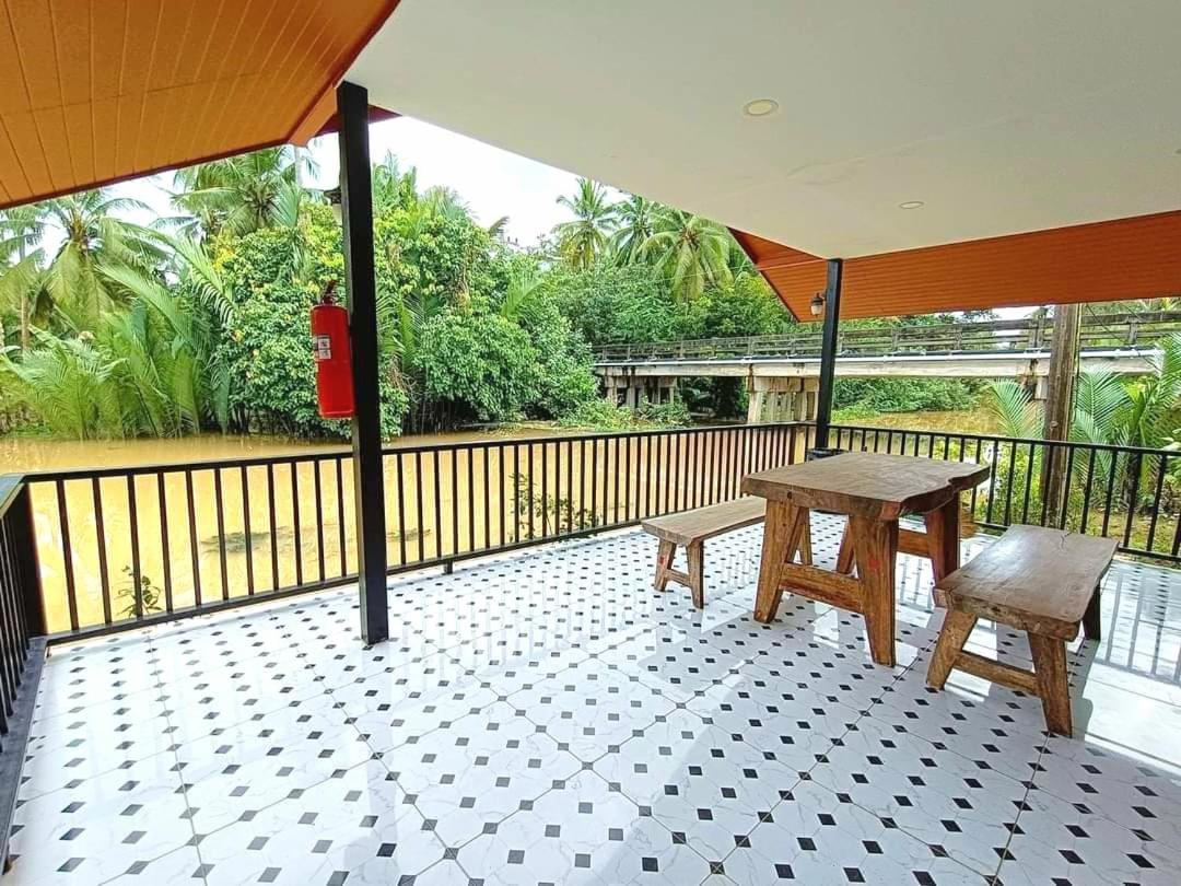 Amantra Homestay & Village Surat Thani Buitenkant foto
